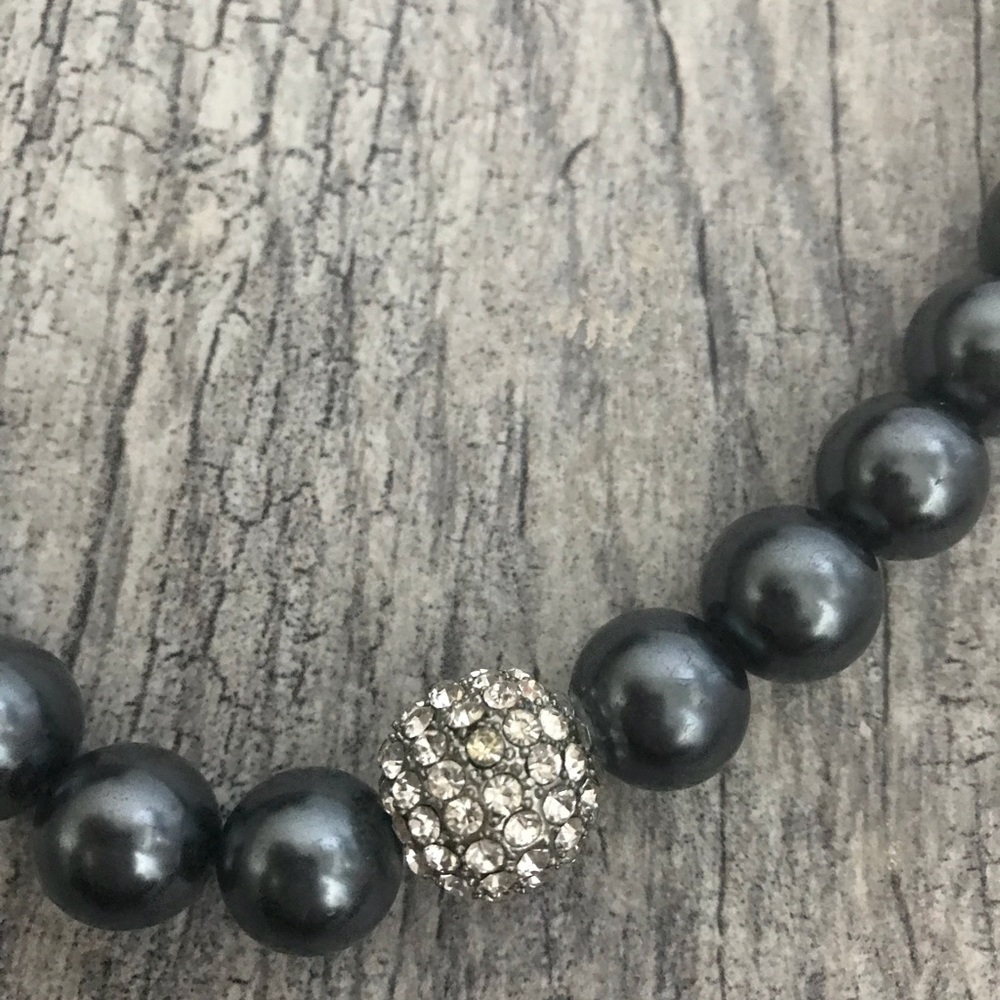 ♥️Charcoal Beaded Necklace with Rhinestone Charm - Picture 2 of 4